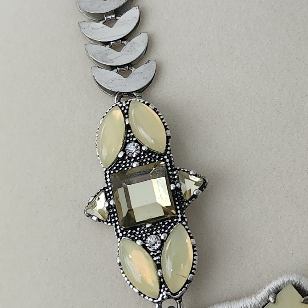 Stella & Dot Necklace and Post Earring Set - Picture 12 of 12
